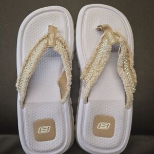 Skechers Women's White and Tan Sandals